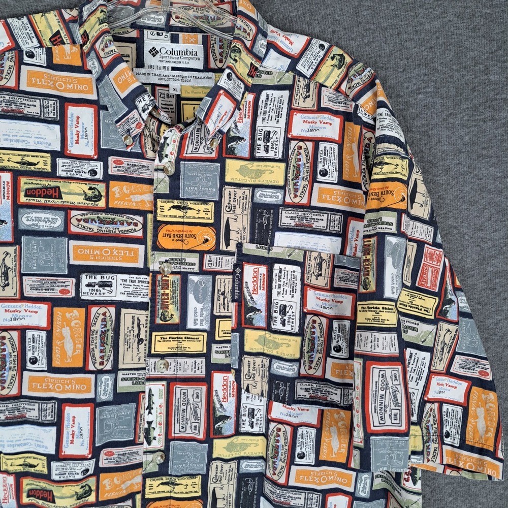 Columbia Button Down Shirt Mens XL Multi Fishing Lure Label Print AM7774